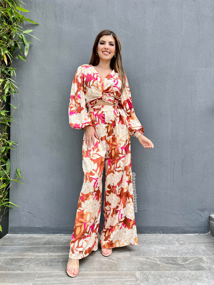 Conjunto pantalón y blusa