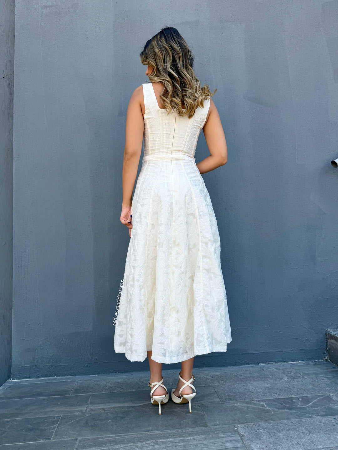 Vestido midi línea A cinto