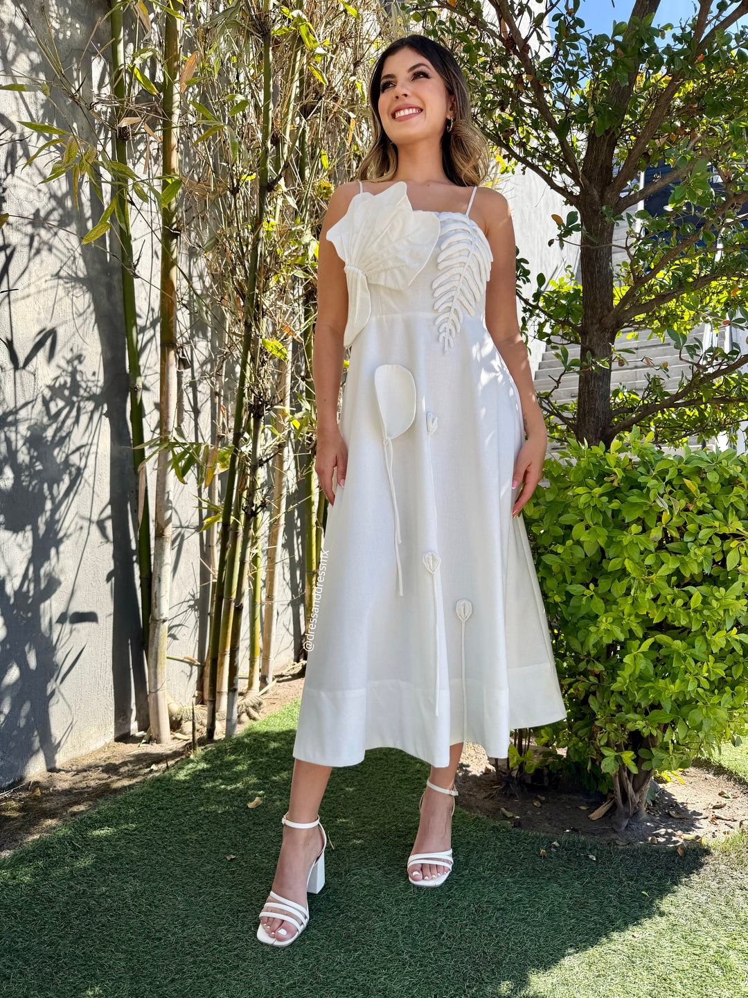 Vestido blanco hojas