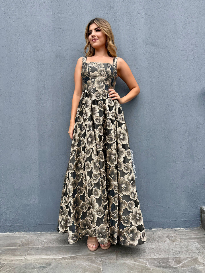 Vestido negro con dorado
