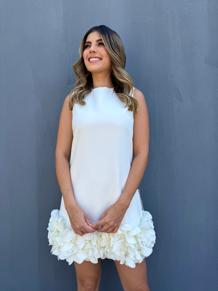 Vestido ivory pétalos