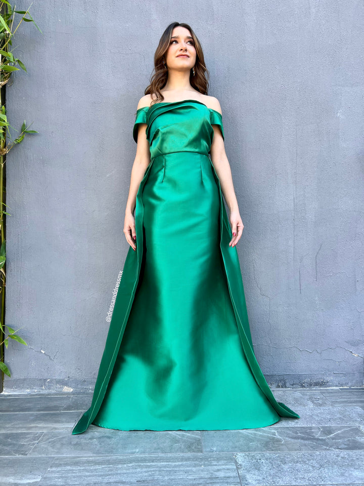 Vestido verde esmeralda cola