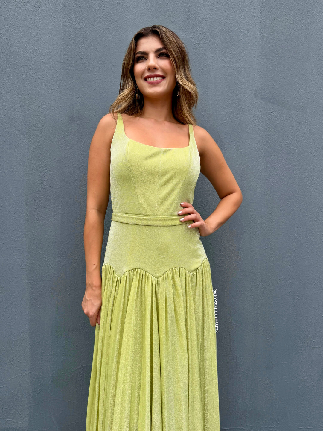 Vestido verde brillos