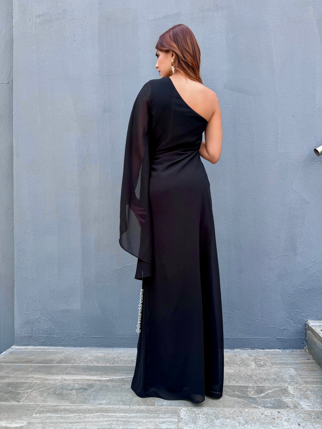Vestido negro una manga