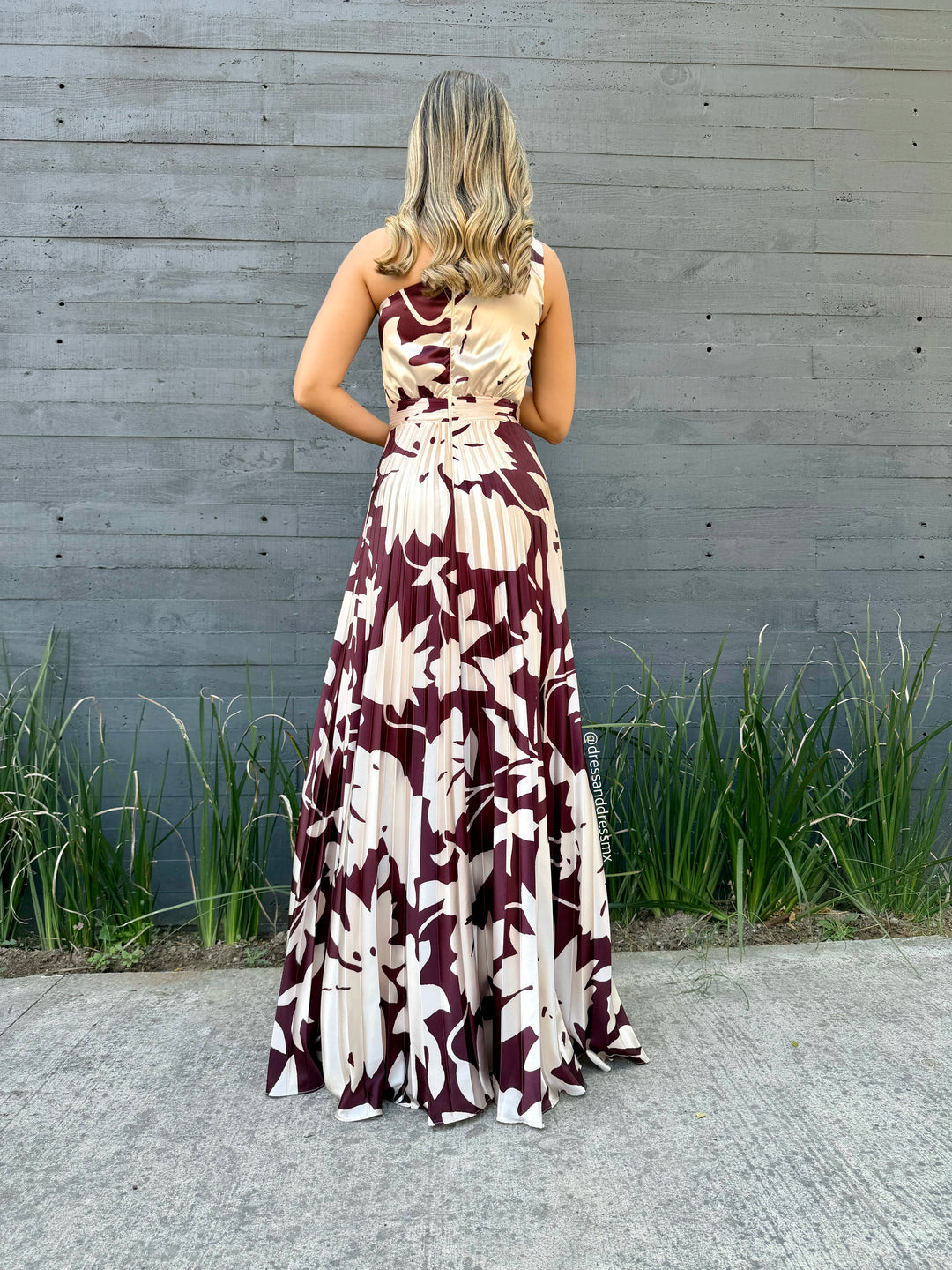 Vestido tableado flores café