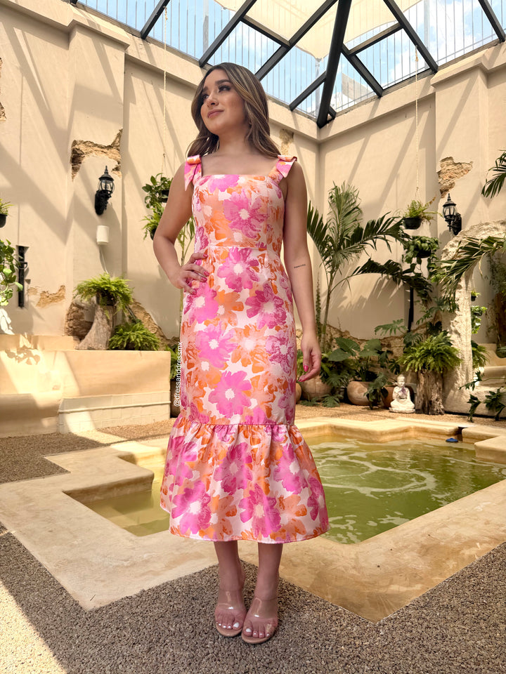 Vestido midi rosa con naranja