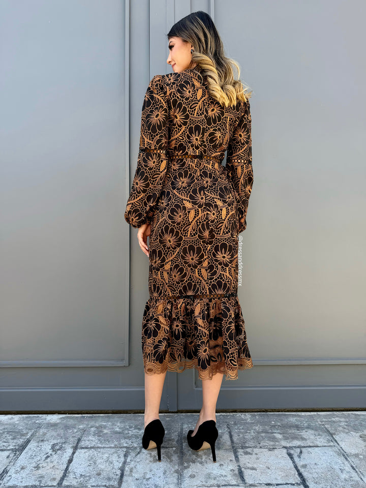 Vestido negro con cafecito