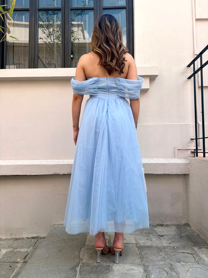Vestido midi azul tul