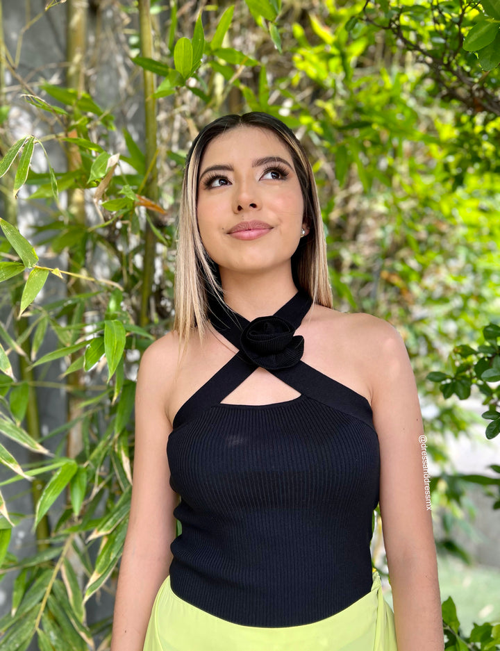 Blusa flor negra