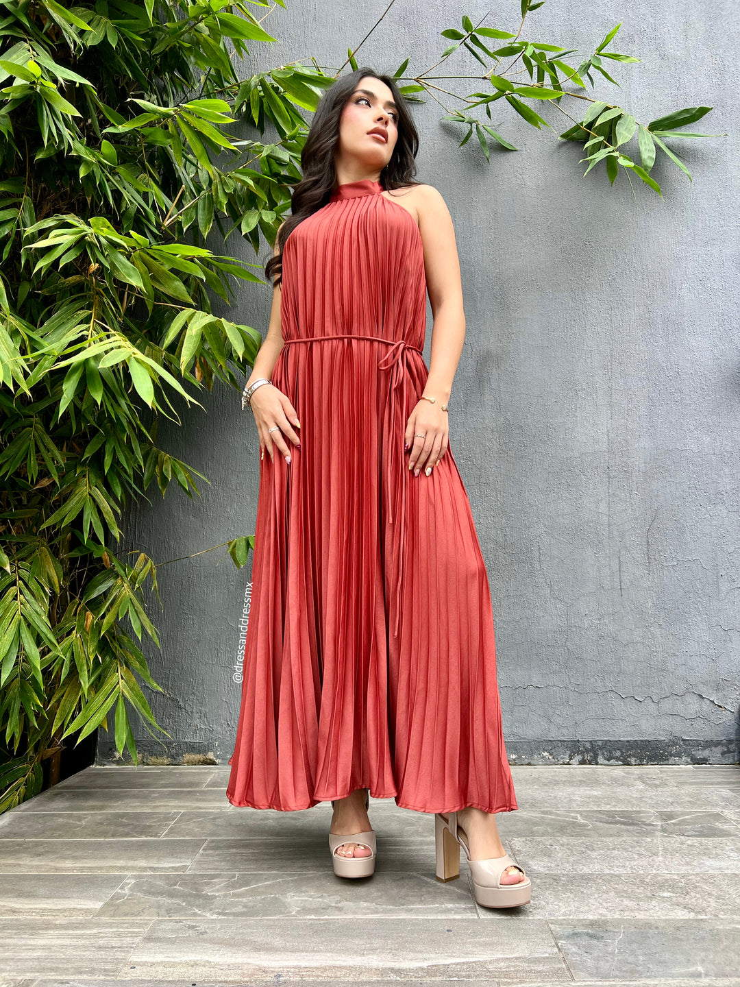 Vestido midi tableado ladrillo