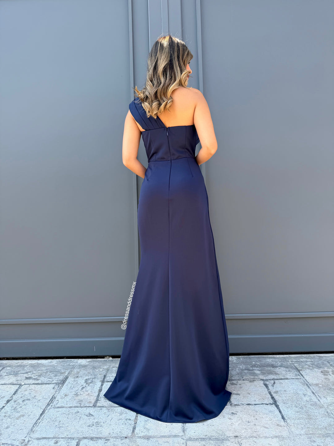 Vestido azul marino un tirante