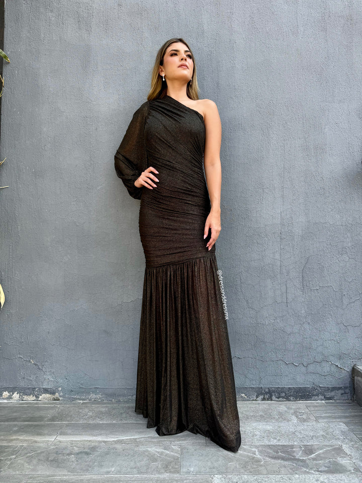 Vestido una manga drapeado negro con brillitos