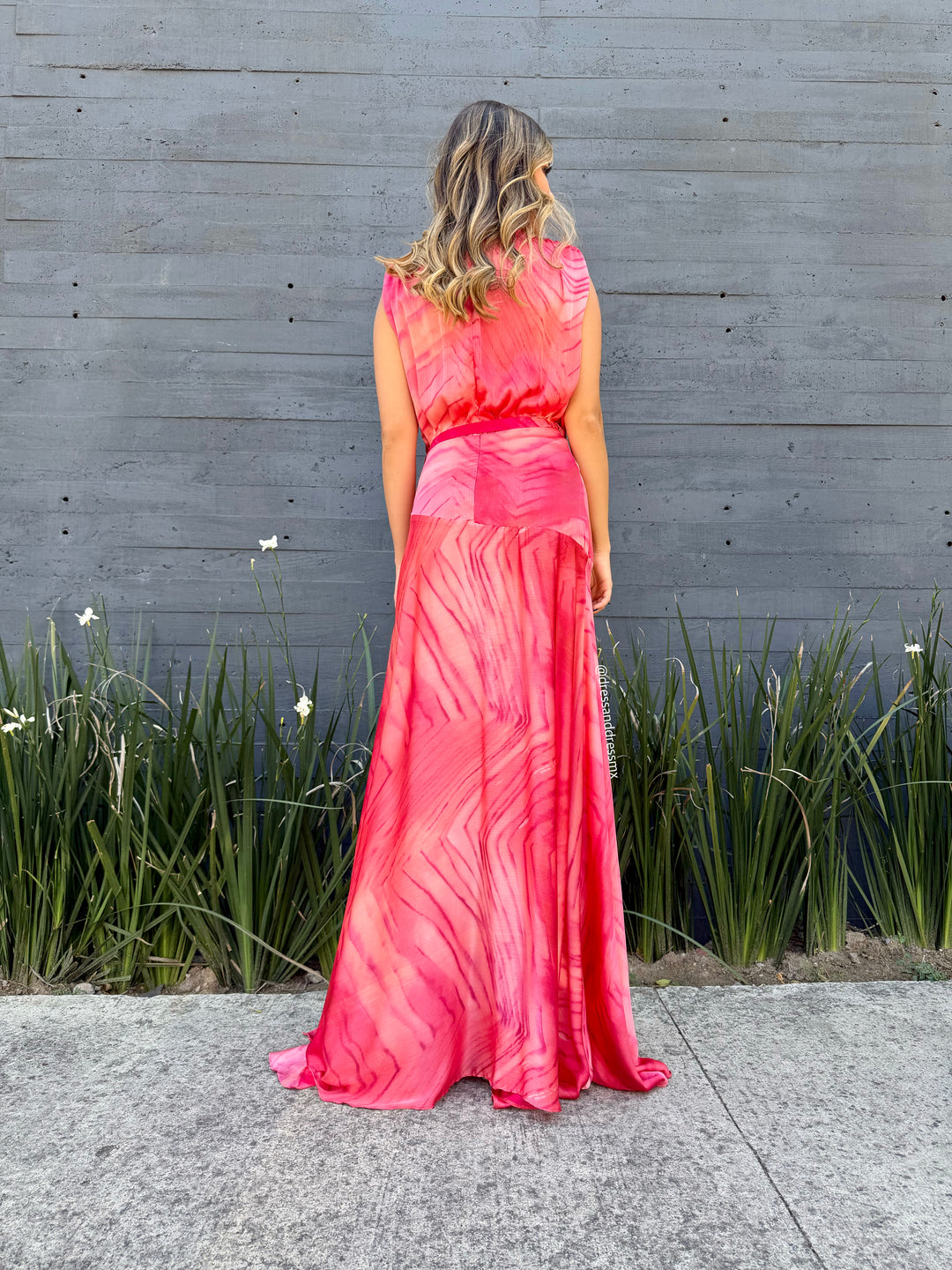 Vestido coral con rosa