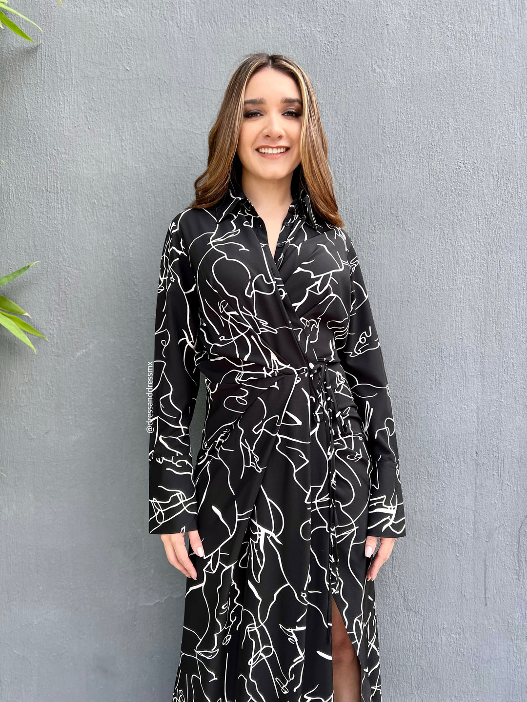 Maxivestido negro con blanco