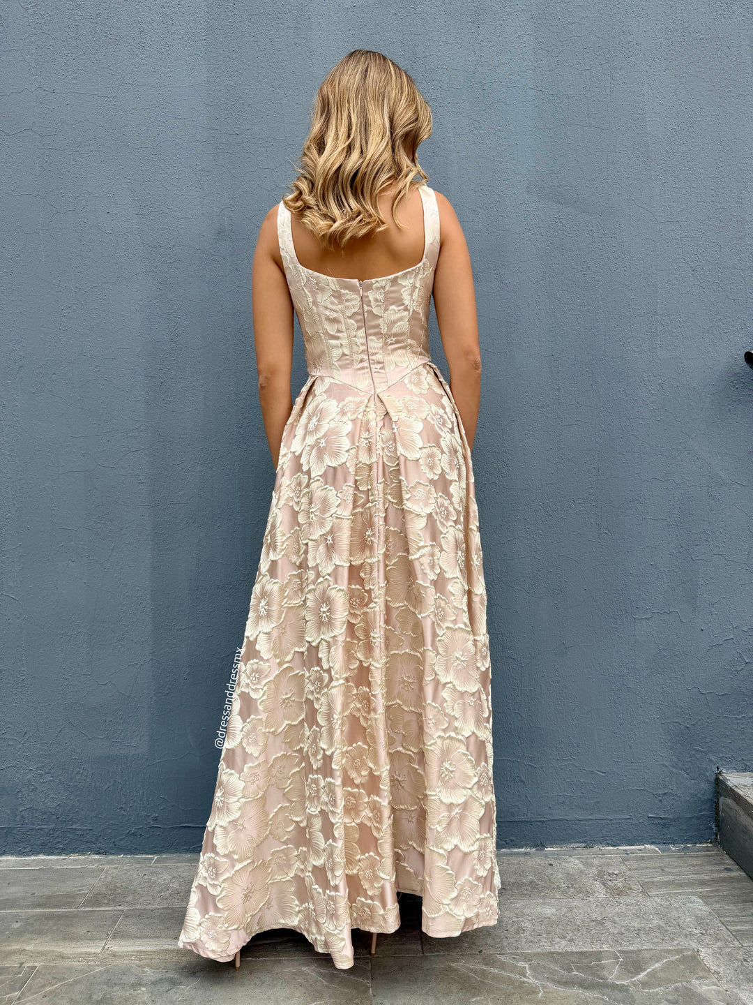 Vestido champagne flores