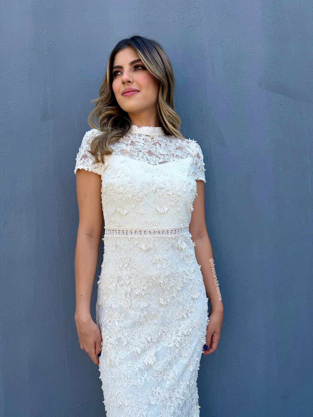 Vestido midi crema