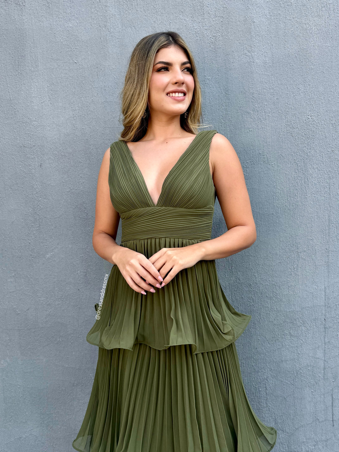 Vestido verde olivo olanes