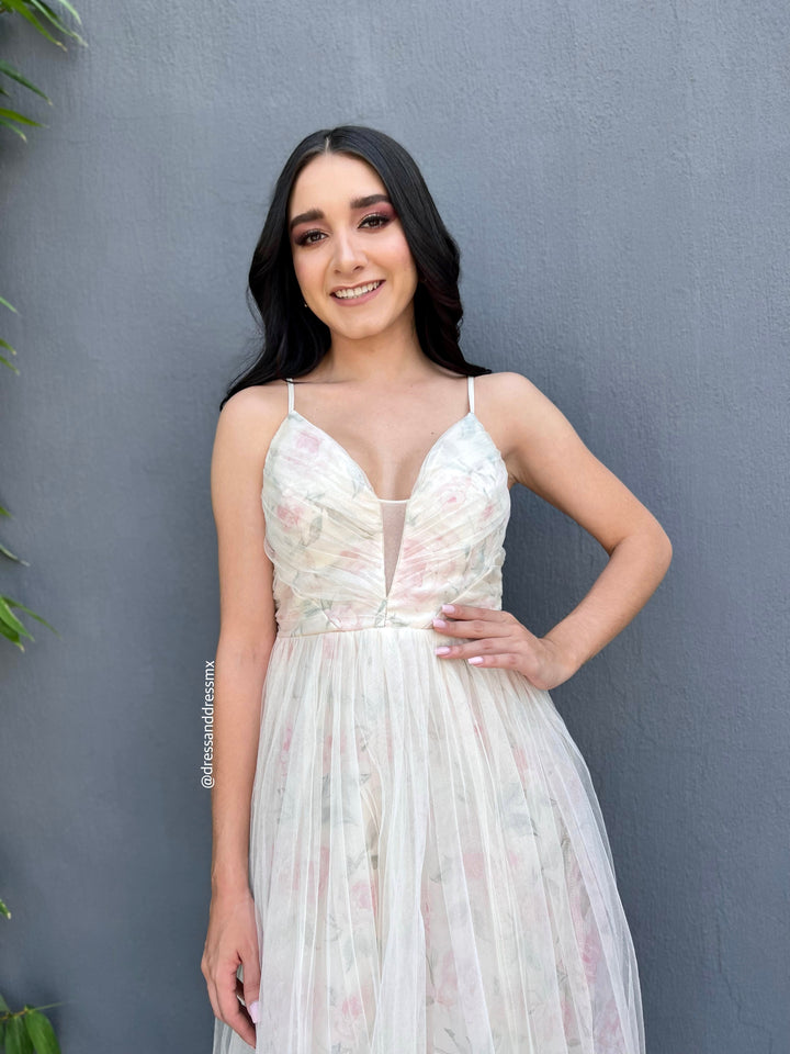 Vestido beige tul flores