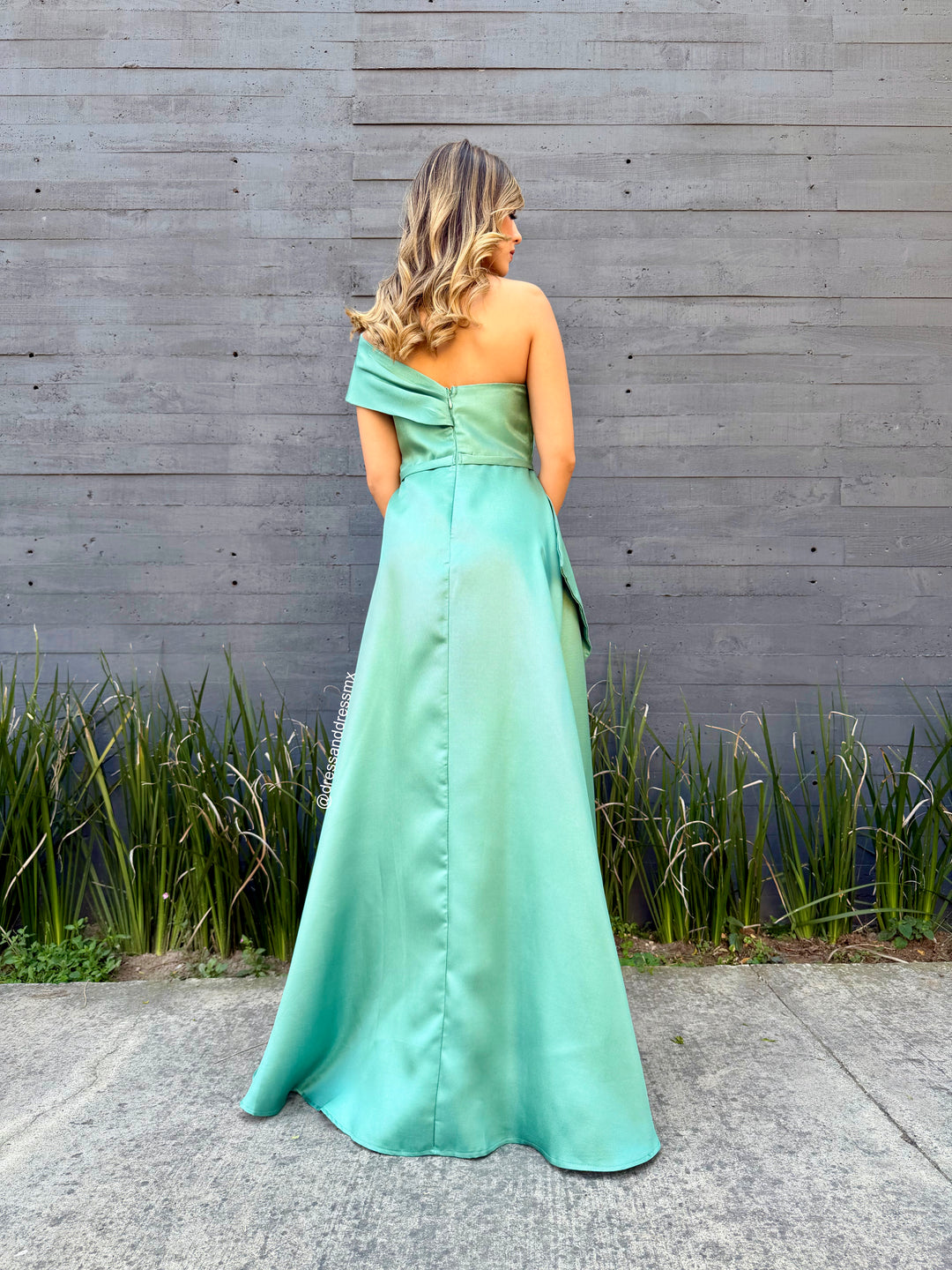 Vestido asimétrico menta