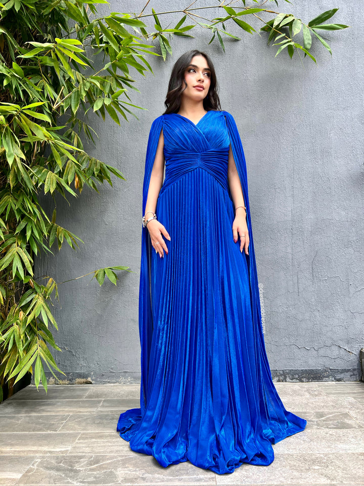 Vestido azul rey tableado