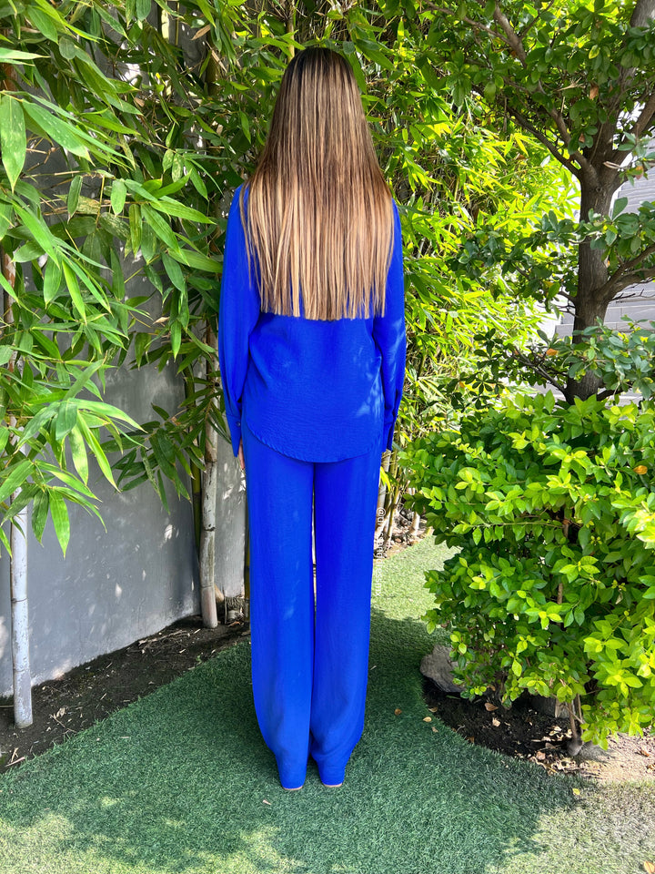 Set pantalón y camisa azul rey