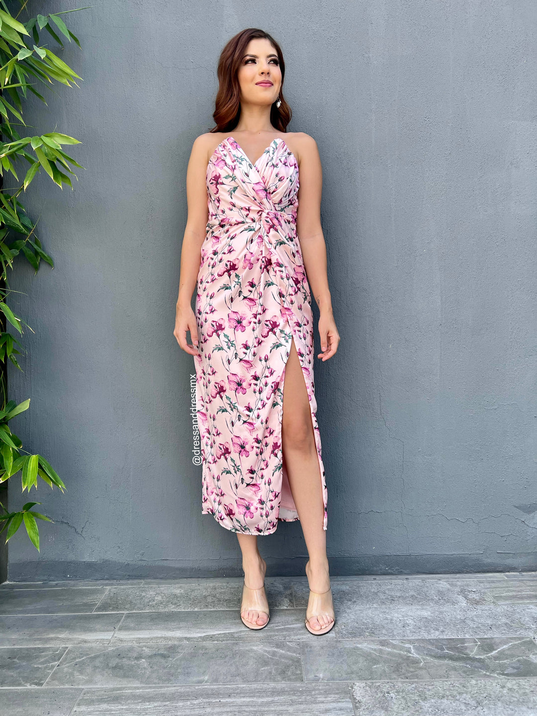 Vestido strapless flores rositas