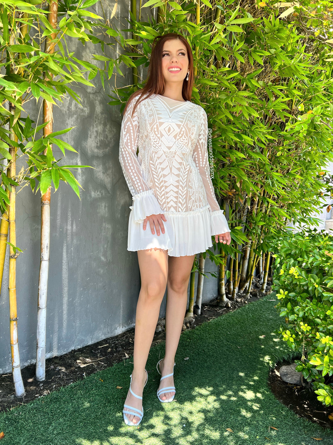 Vestido blanco flechas