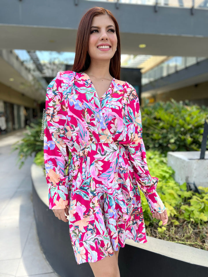 Vestido rosa con hojas