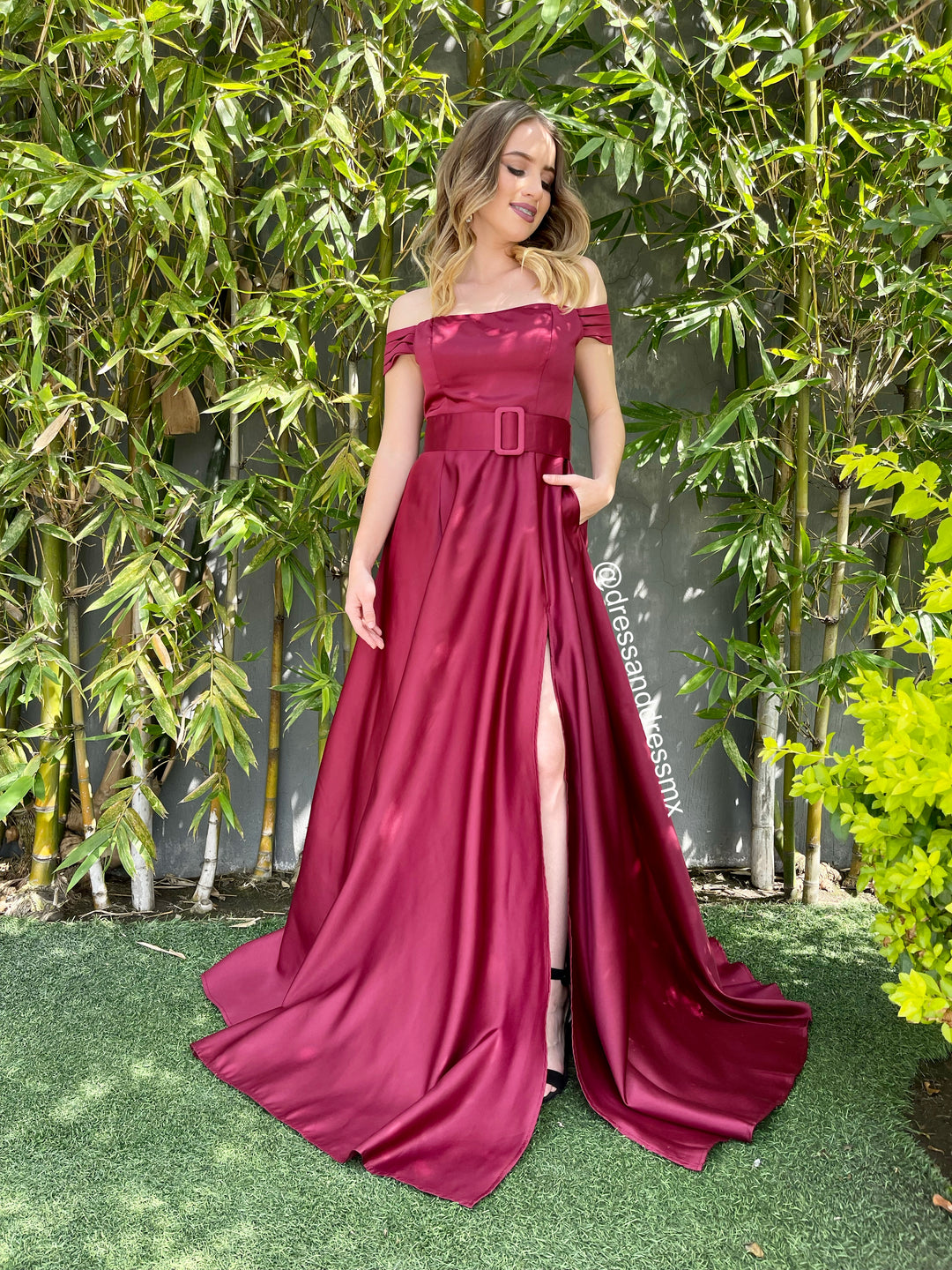 Vestido tinto cinto