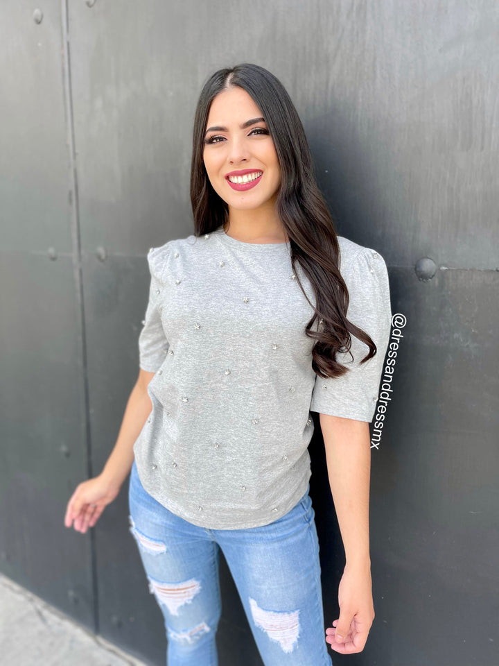 Blusa gris piedras