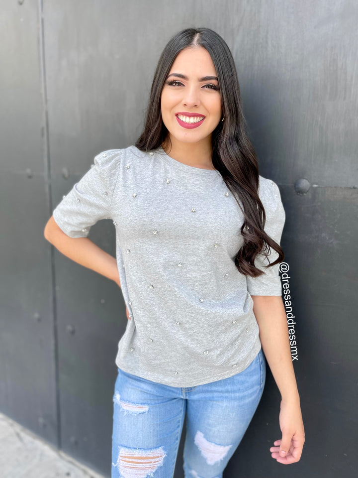 Blusa gris piedras